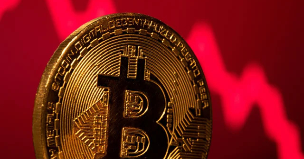 Crypto Market Declines as Bitcoin Falls to $82K Amid Macro Concerns