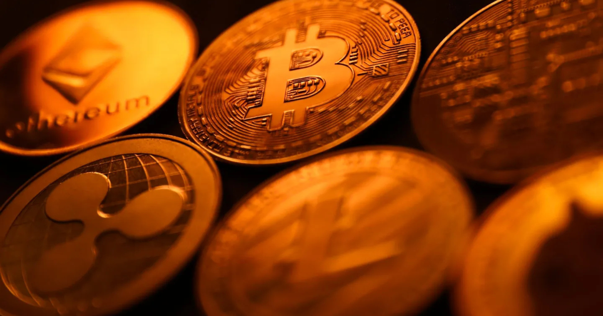 Bitcoin, XRP, and Chainlink Under Pressure as Market Tests Strength