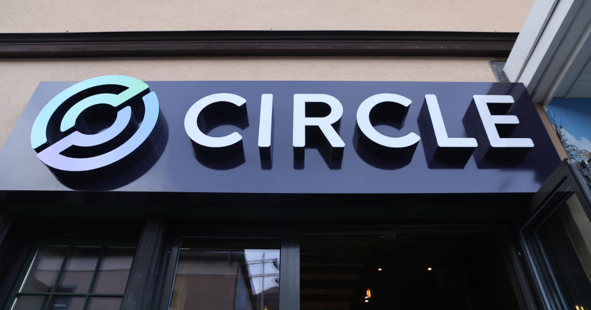 Ripple CEO Blasts Sen. Lummis After Talks Collapse – $5B Circle Deal on the Horizon