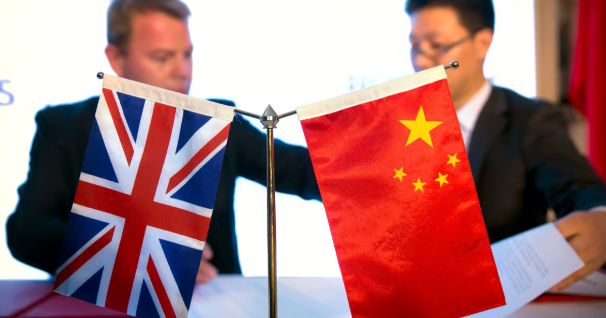 Trump Tariff Threats Hit Apple, EU; Dow Falls 200 Points