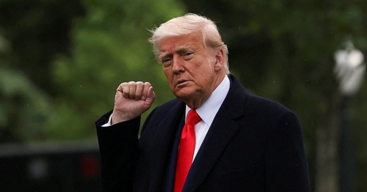 Trump Tariff Threats Hit Apple, EU; Dow Falls 200 Points
